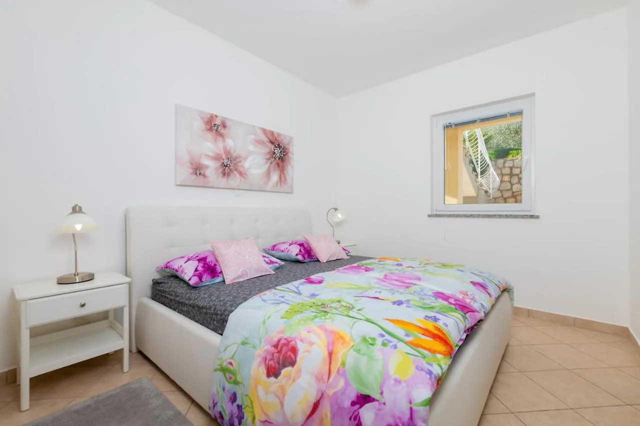 Apartment Paradiso - Ravni Labin   Labin (Istria)